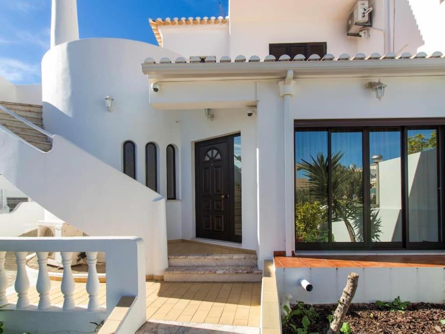 Villa Dogueno- Privat Pool & Privacy & Albufeira Center エクステリア 写真
