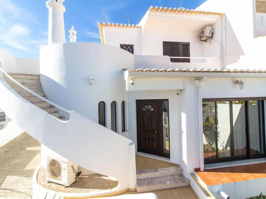 Villa Dogueno- Privat Pool & Privacy & Albufeira Center エクステリア 写真